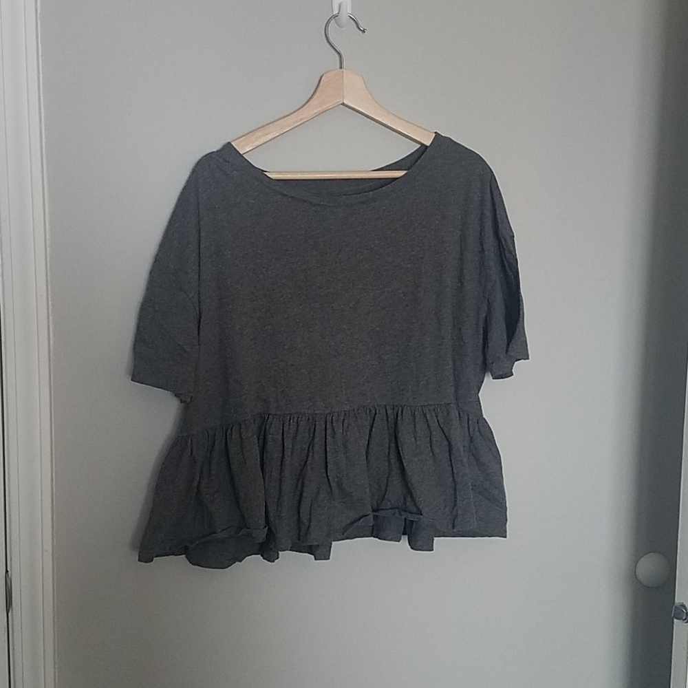 3 FOR $15!! GAP peplum t-shirt